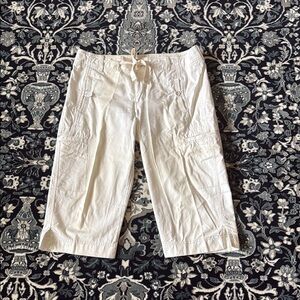 Cream/White French Cuff Capris